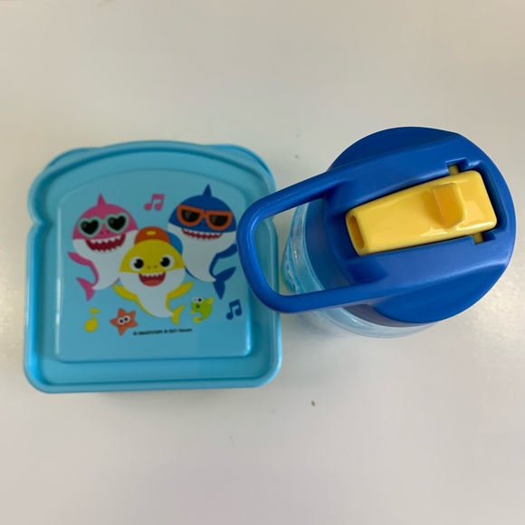 Babyshark Sandwich Container & Water Bottle - Picture 3 of 5